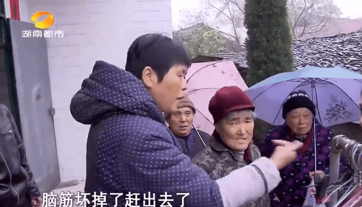 原创女大学生因爱变得精神失常和流浪汉生下孩子亲妈造孽啊