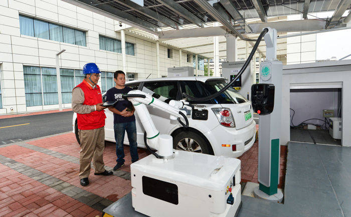 探访天津最大“充电超市” 新能源车充电，像在超市购物？