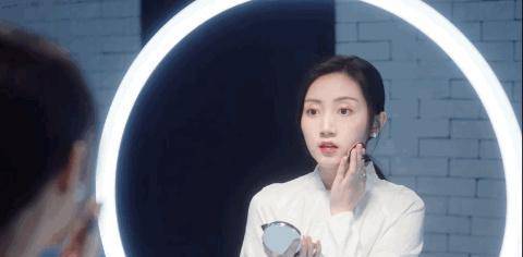 什么我的妆容日记：精致妆容的背后隐藏着什么？