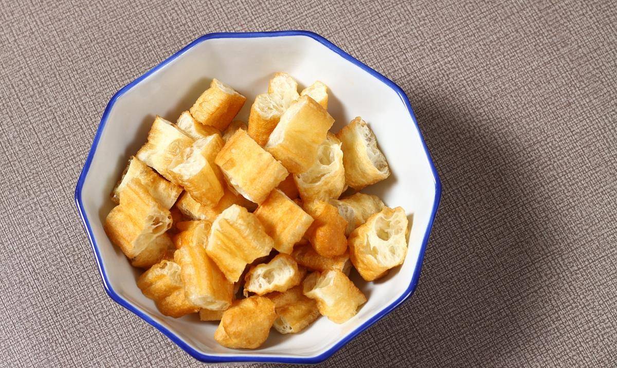 哪些食物属于碳水食物主食 d6d18c8bc25647a18bddc7f1b0ec7323.jpeg