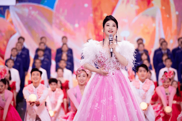 宝藏歌唱家斯兰受邀2022湖南卫视春晚送《深深的祝福