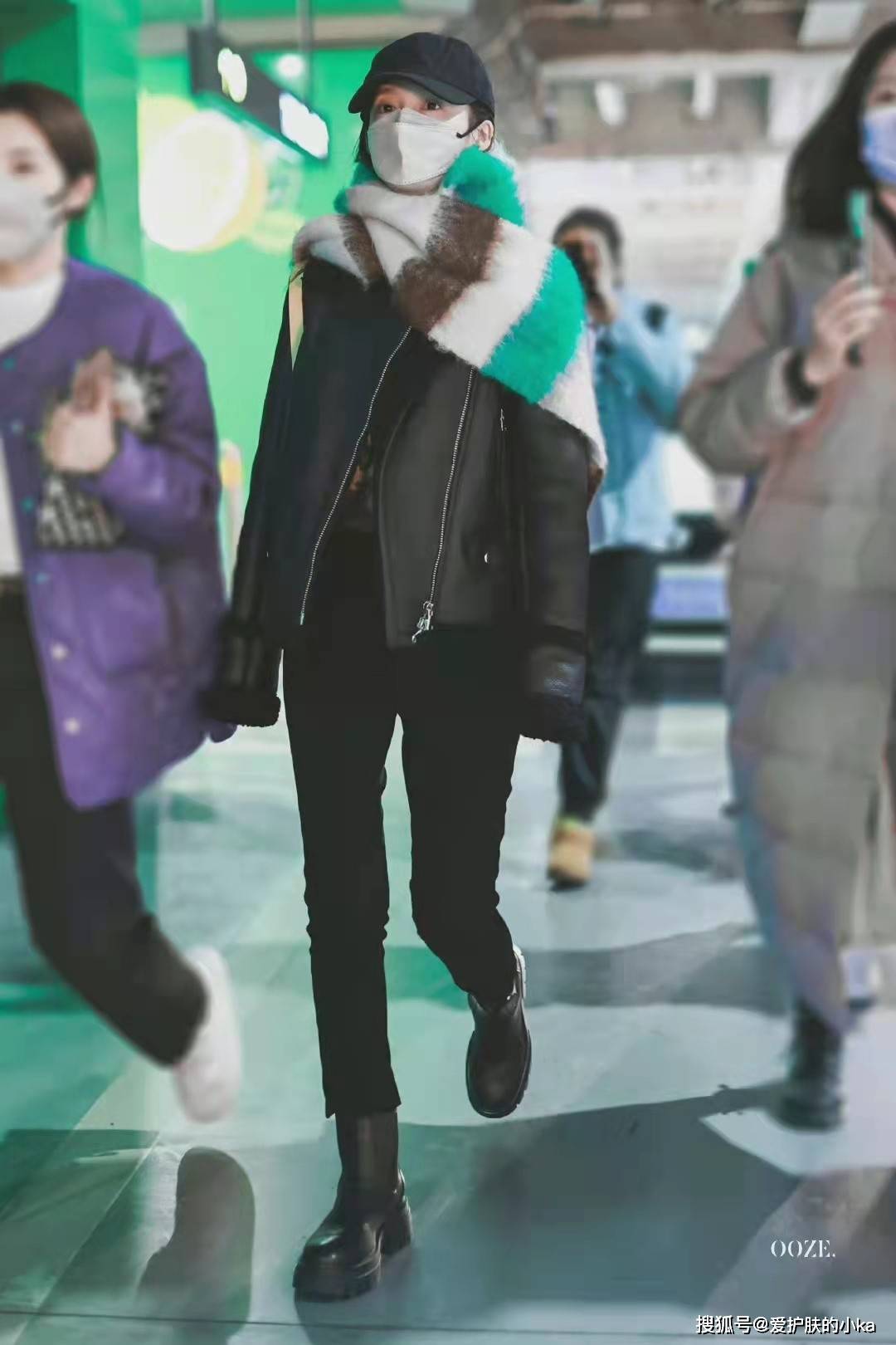 李沁很 李沁很会穿，外套叠穿够洋气，独创“上肿下细”穿法很显瘦