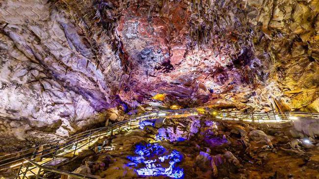 南京旅游攻略—绝美溶洞：汤山古猿人洞
