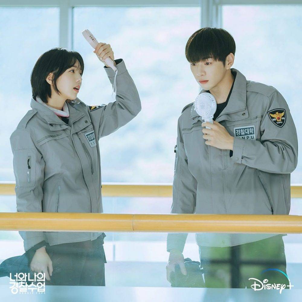 《警校菜鸟》每周更新两集,以警察大学生活为主轴,集结许多新生代演员