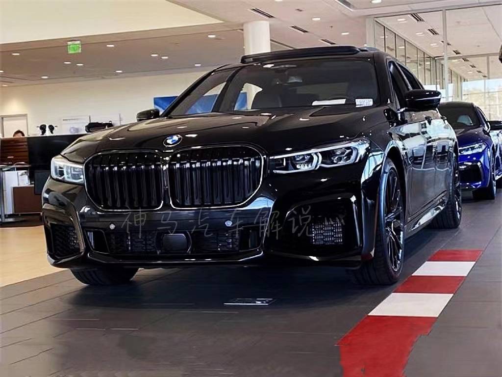 宝马7系黑武士实拍运动感十足强悍动力后驱真霸气