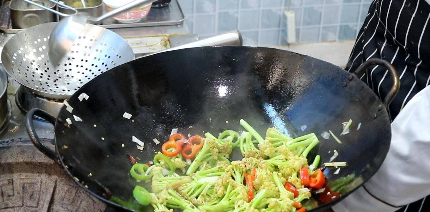 啥叫有机花菜 d5e2154b49144b2e90bf5eddf3c8a3fe.jpeg