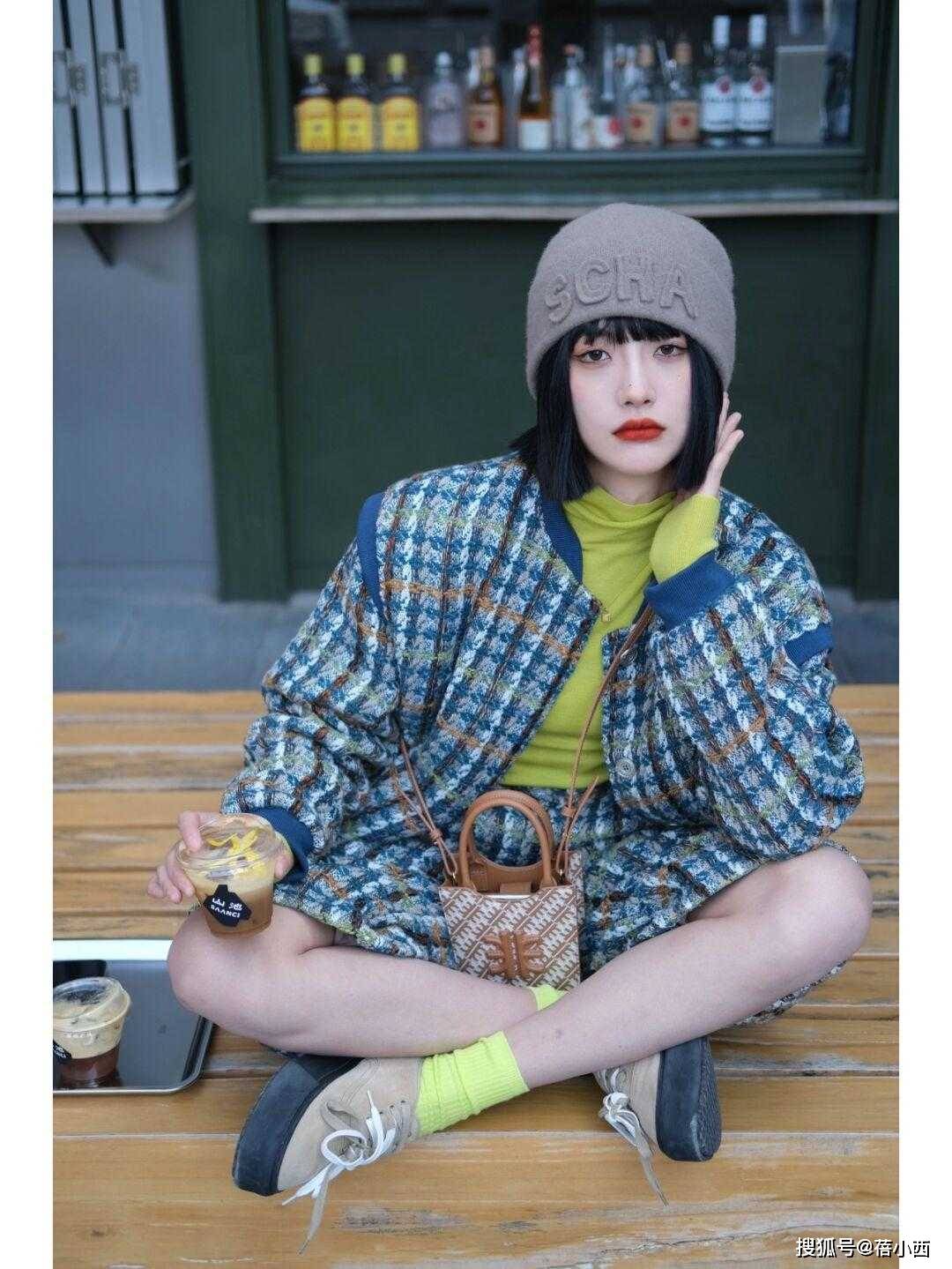 牛油果 新年多穿流行色,这4种超显白的色彩真高级,搭配思路都总结好了