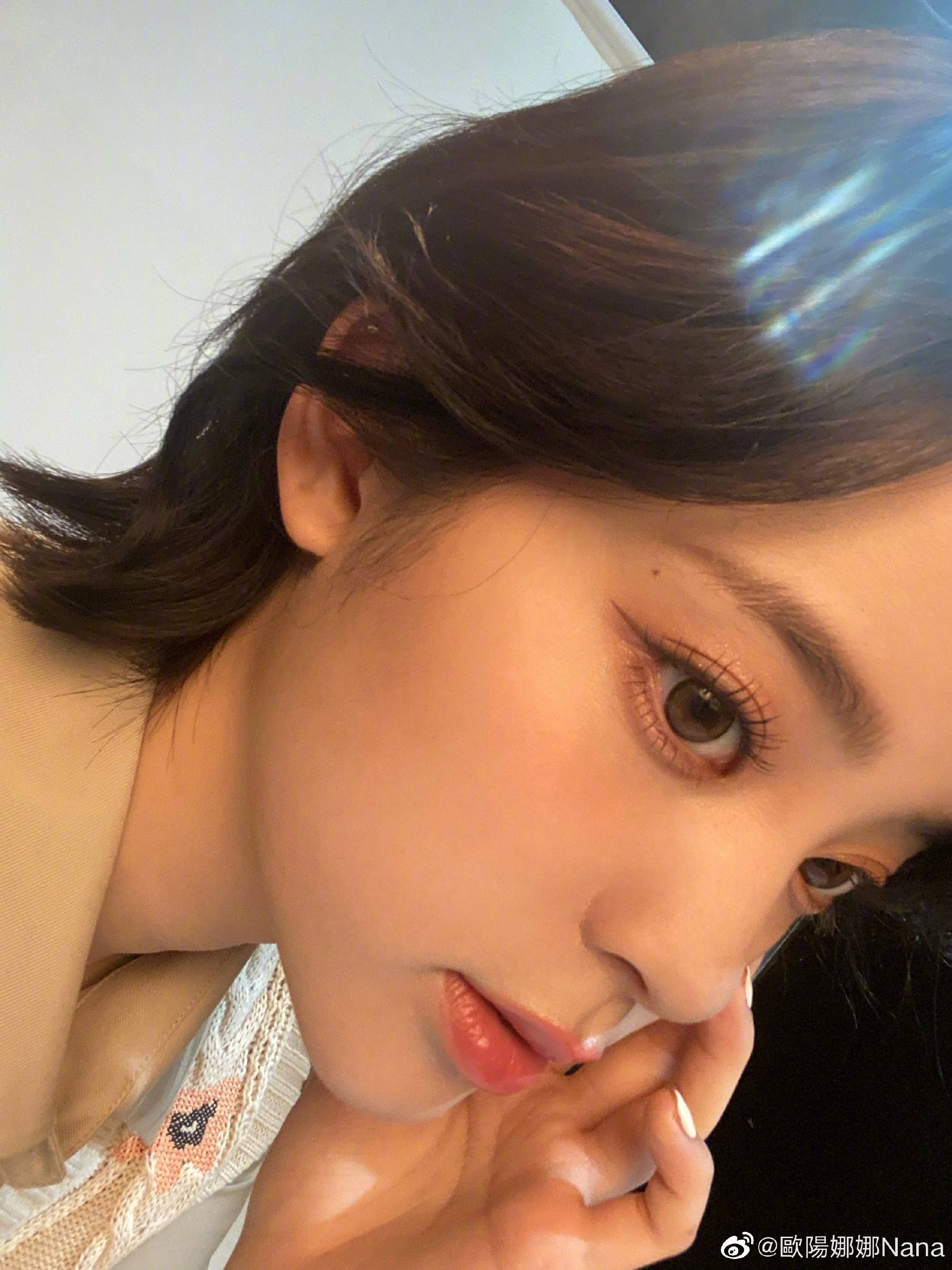 产品欧阳娜娜同款新年乖乖女妆，学会了你就是长辈眼里最美的那个|CB彩妆