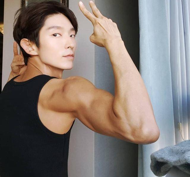 宋江被喊不要再练肌肉5位韩国爆筋男星练越壮粉丝反而越崩溃