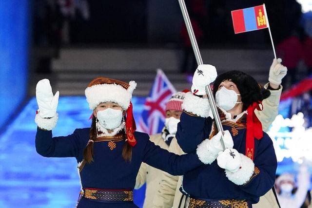 冬奥 冬奥开幕式运动员服装吸睛,时尚大国斗法,哈萨克华服背后有故事