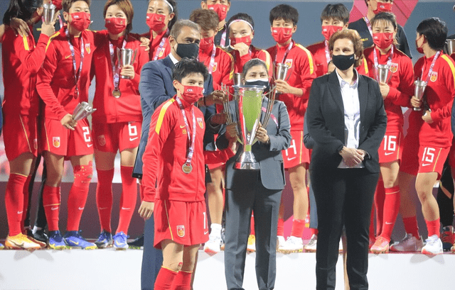 中国男足为什么没有女足厉害，中国男足为何不如女足？