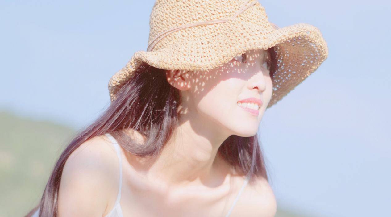 补充退休皮肤科主任：68岁脸上无一色斑，秘诀是两件事，人人皆可做到