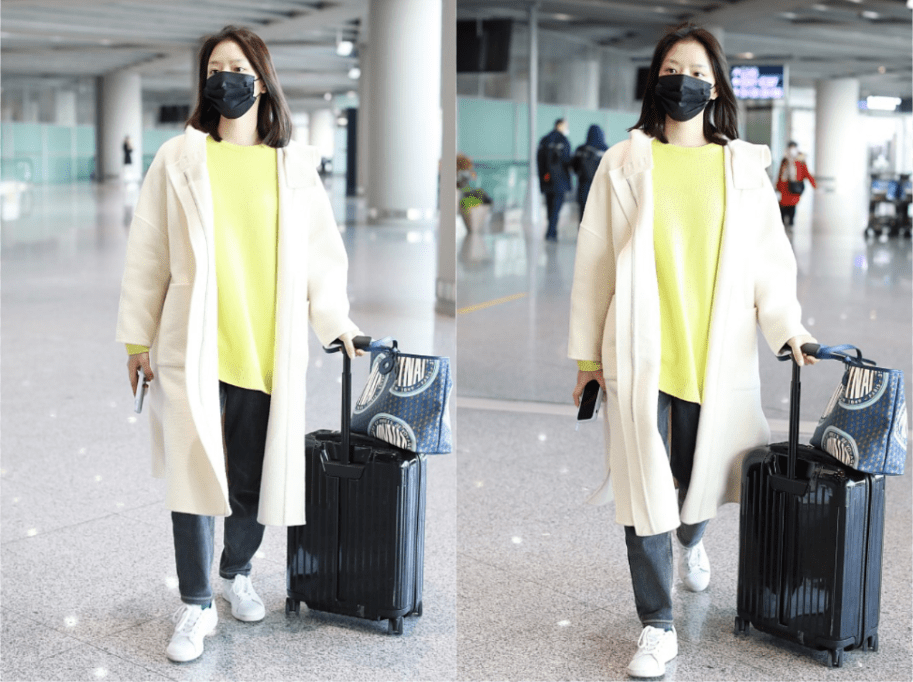一身任敏就像“小清新女主”，一身蓝色系穿搭清新元气，看着就很甜