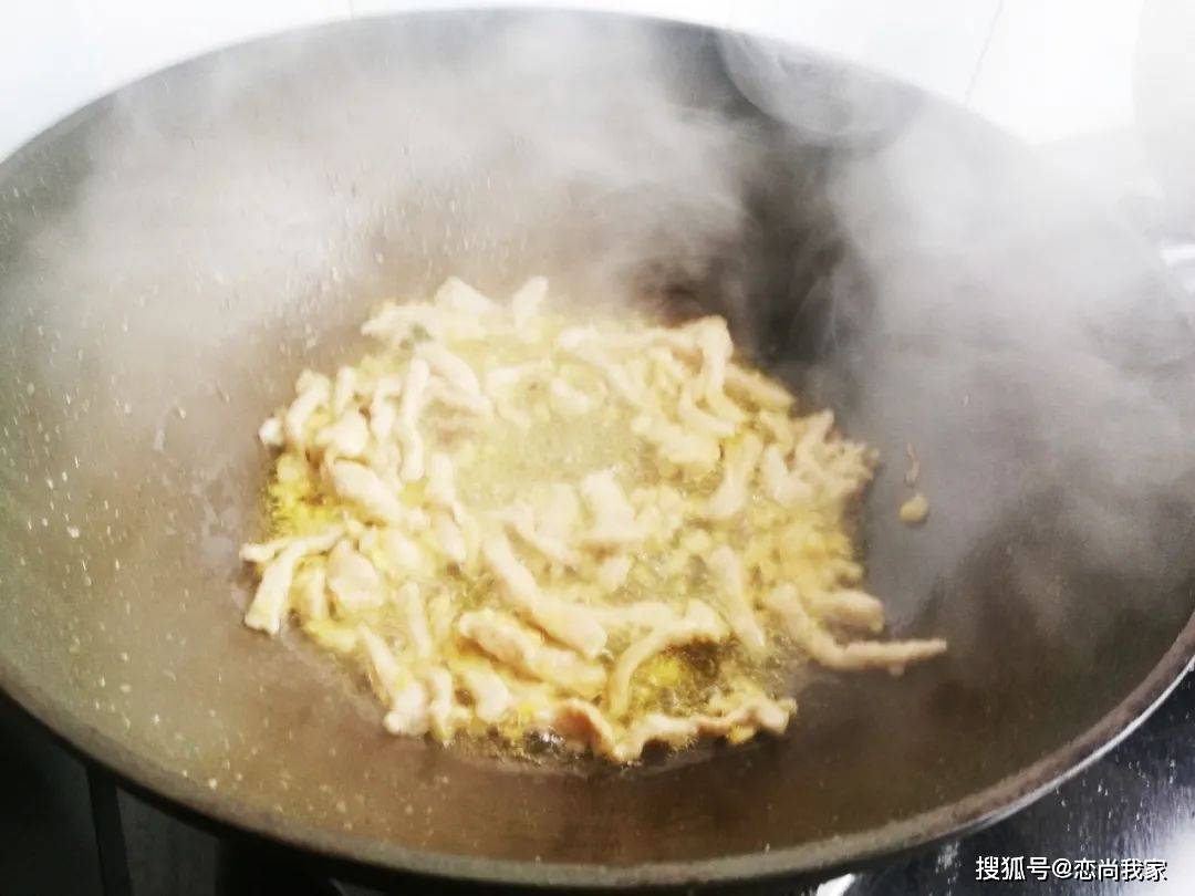 做法|今日开工啦，早餐来碗香菇胡萝卜肉丝炝锅面，做法简单还好吃！