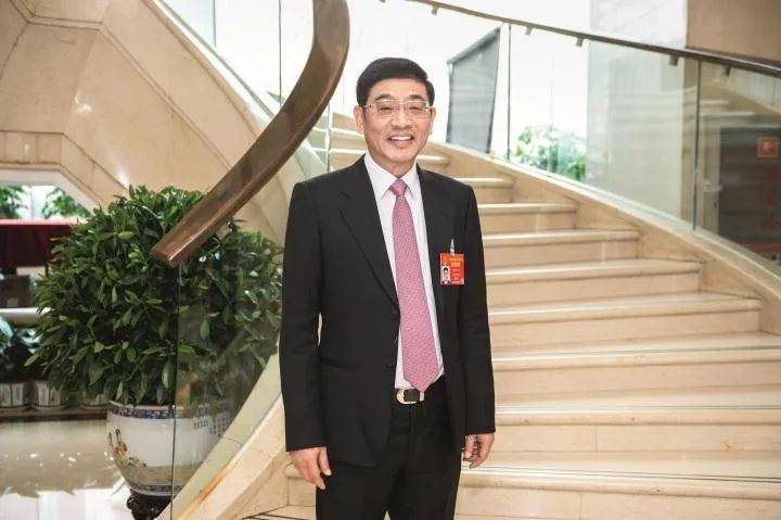 当了15年一把手的行长落马,去年曾建议对违法行为加大处罚力度_杨小平