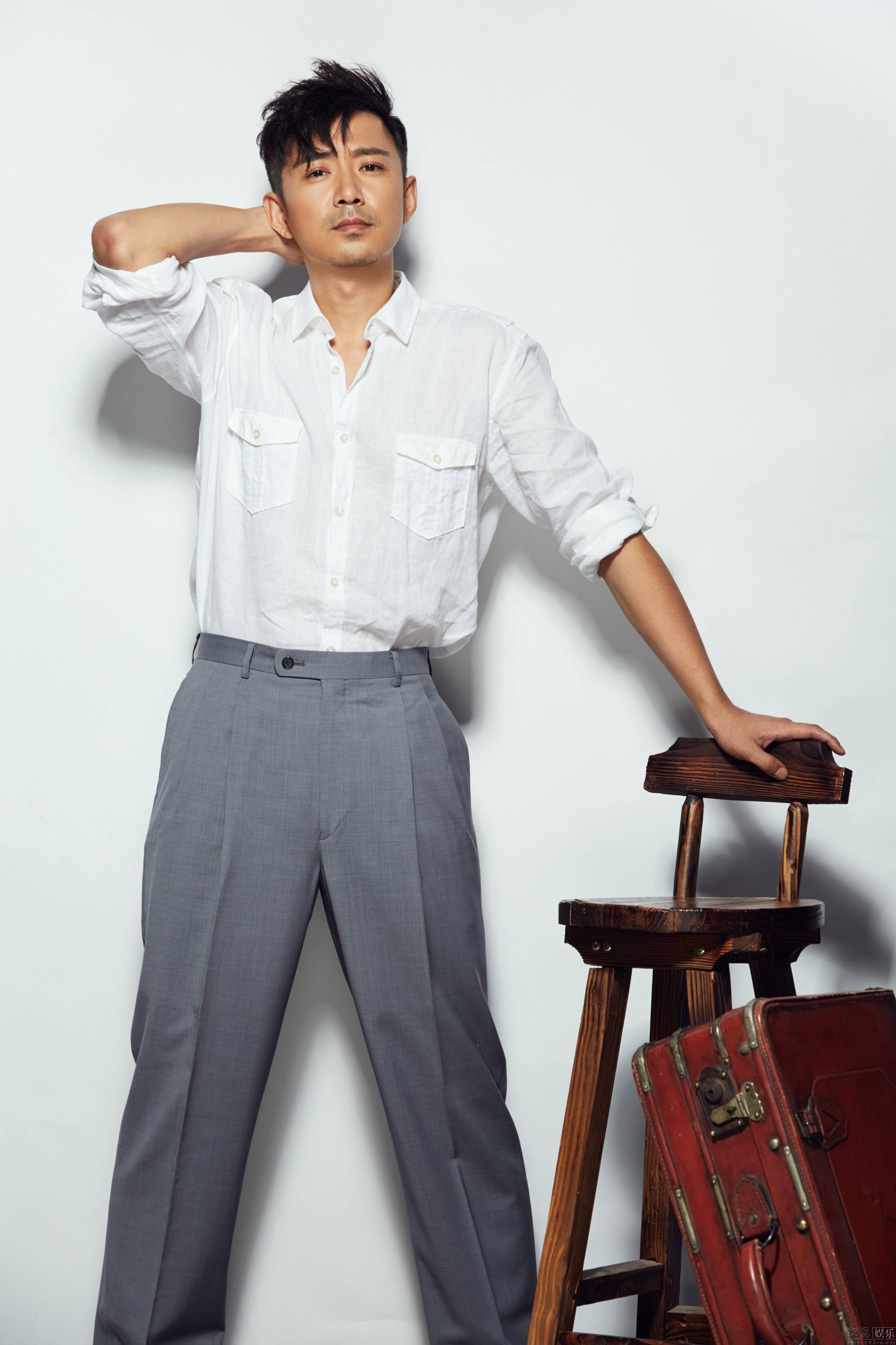 尓豪高鑫用爱心守护让瘫痪女友下地走路生儿育女