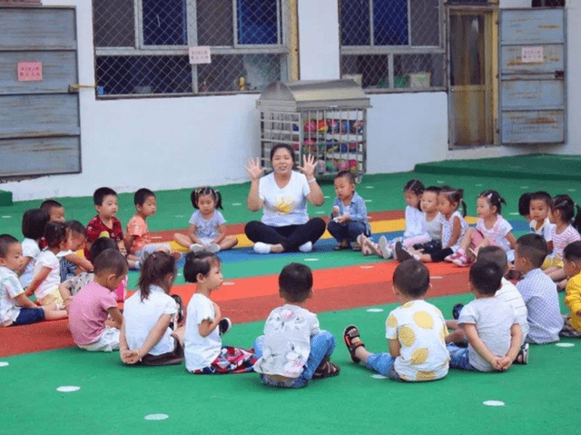 进行|教育部针对幼儿园发出三项指令，降低私立幼儿园收费，家长很满意