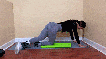 在家怎样练髋关节 ed705e3925754f689b6401926b5bb92d.gif