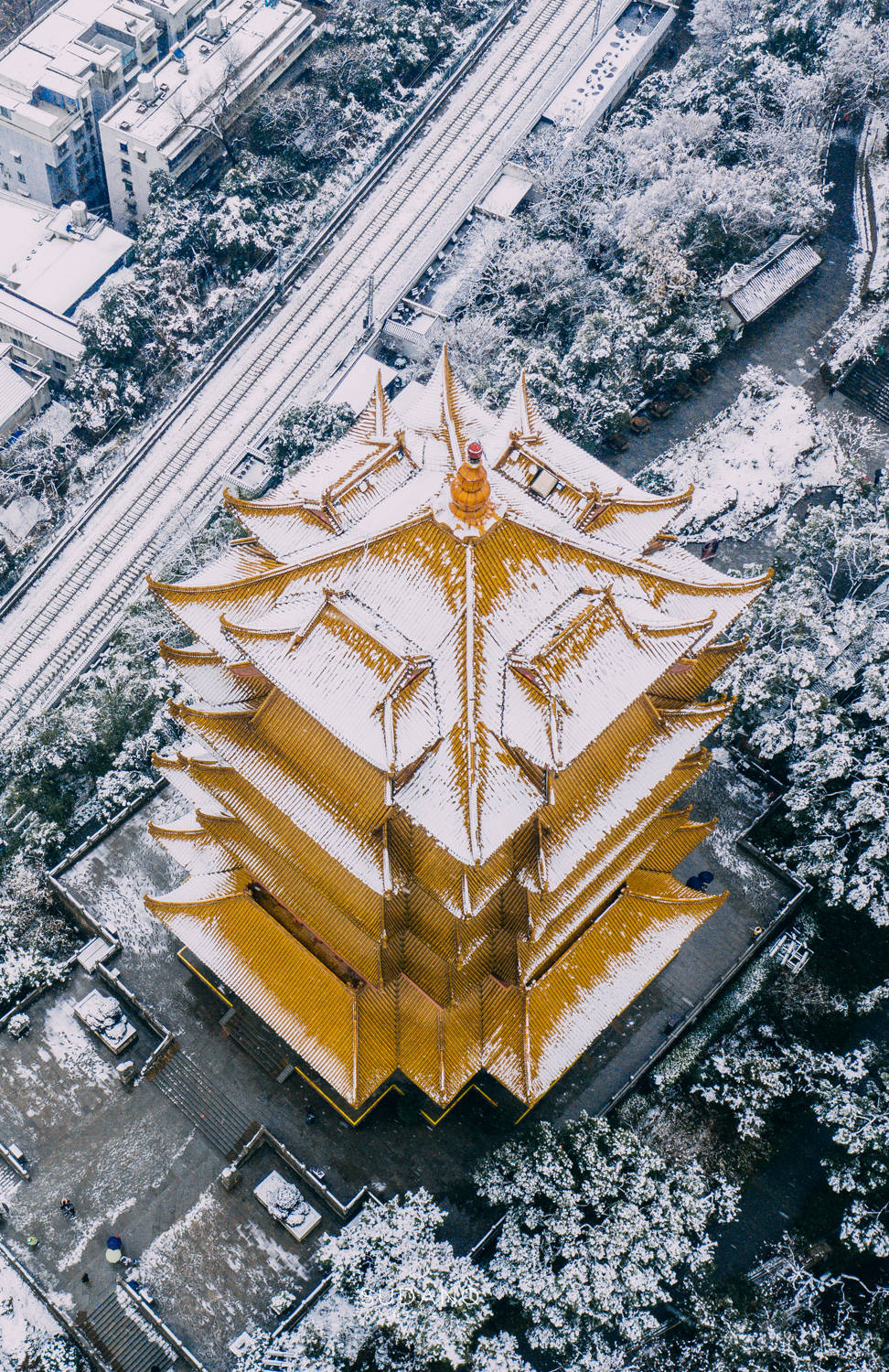 天下|武汉一场雪，千古画卷惊艳全城：黄鹤楼不愧为“天下江山第一楼”