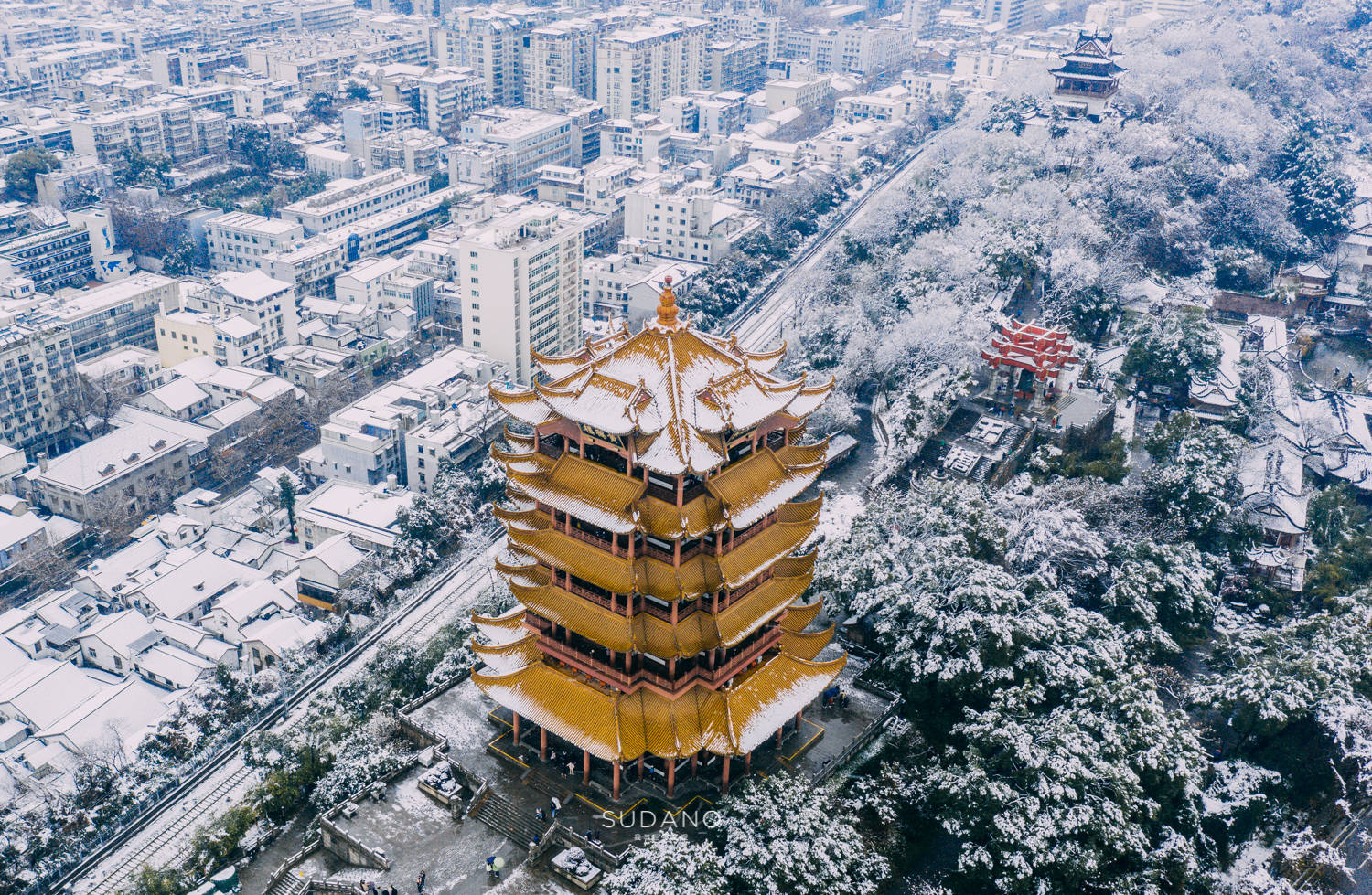 天下|武汉一场雪，千古画卷惊艳全城：黄鹤楼不愧为“天下江山第一楼”