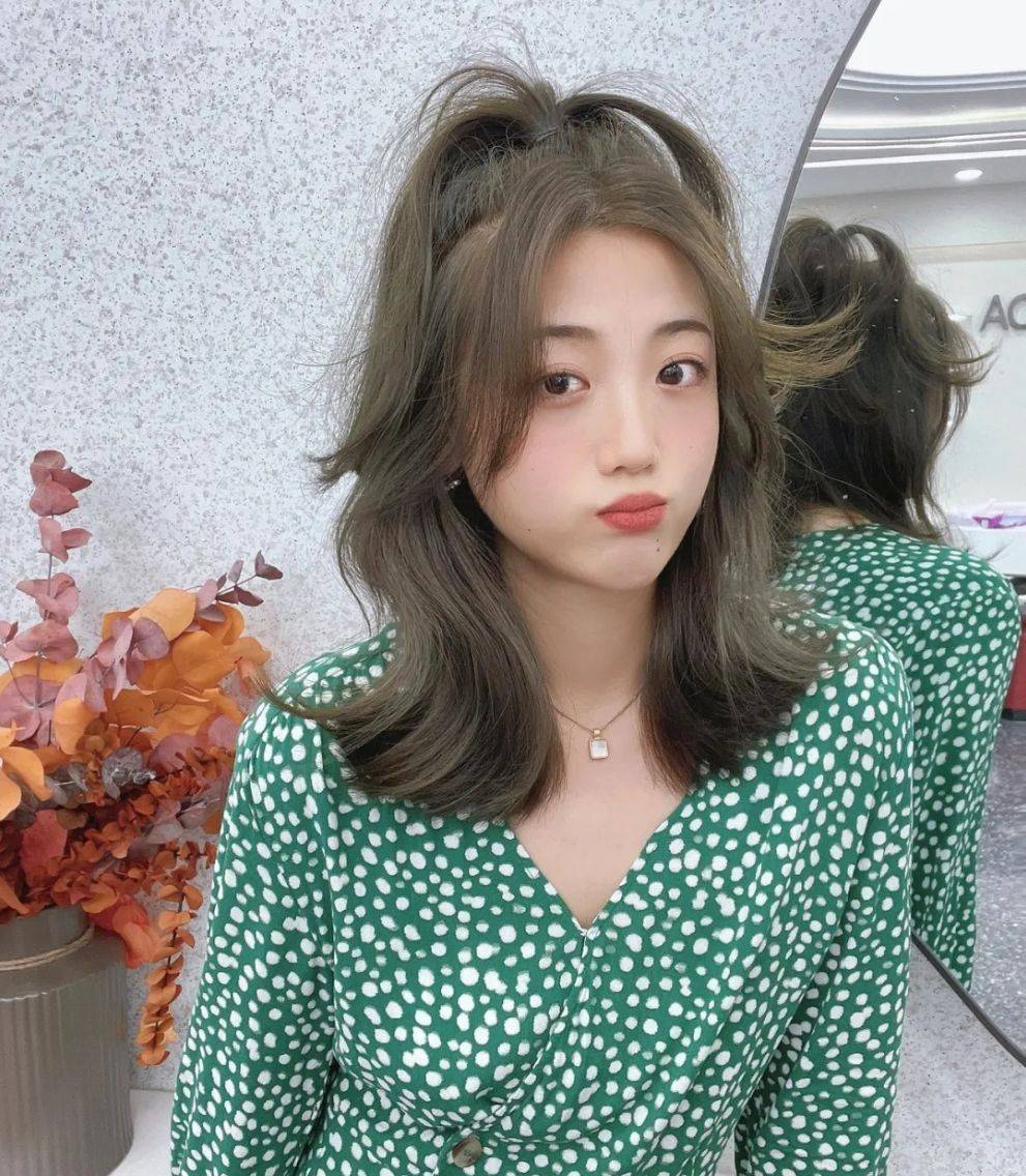 发型2月发型怎么做？选来选去我看好这14款，还是烫发最时尚