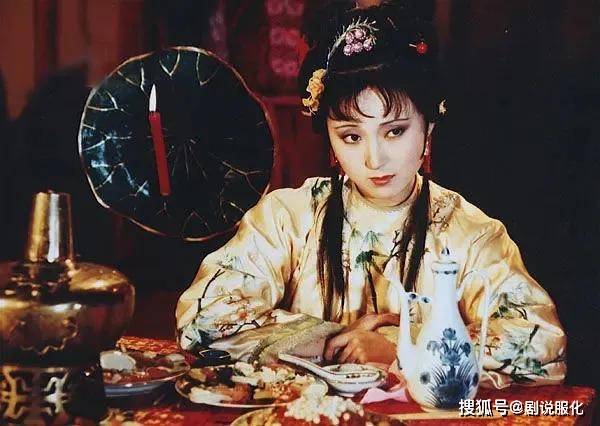 传统 服装师集体阵亡！古装剧除了交领长袍，就没别的款了？