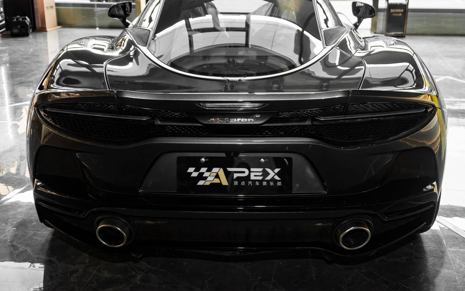 全新迈凯伦gt灰黑现车顶点汽车俱乐部冰点底价