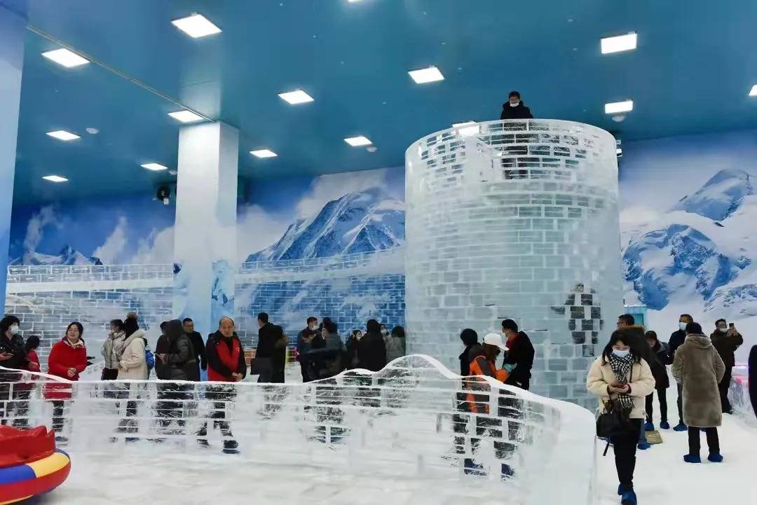 衡阳县冰雪王国主题乐园(来源: 衡阳县文旅)今年春节美丽"冻"人,恰逢