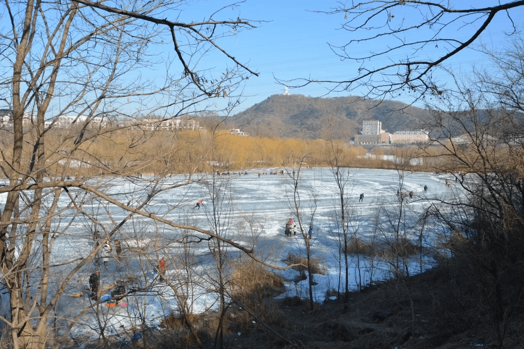 冬奥带火冰雪运动，但天气回暖，请远离野生冰场！