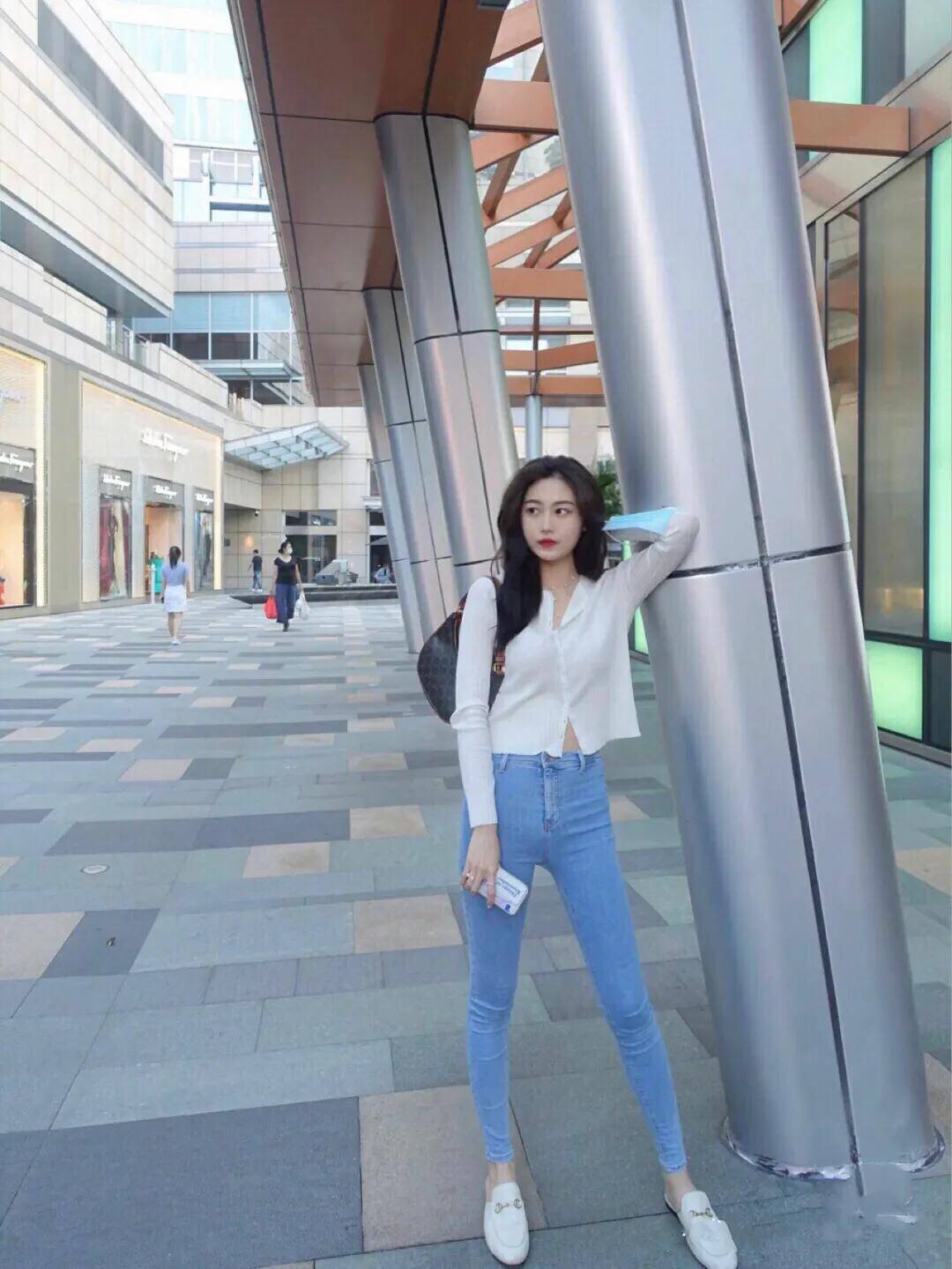 整体 春日穿搭王炸组合：针织衫+高腰裤=气质绝绝子