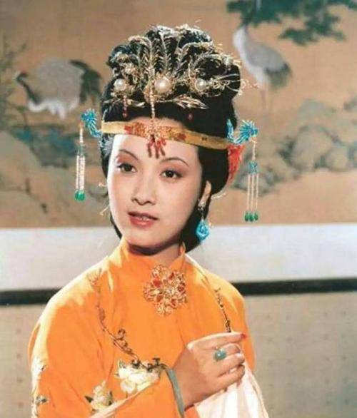 角色|87《红楼梦》杨树云的设计手稿，陈晓旭太像了，仿佛从画中走出来