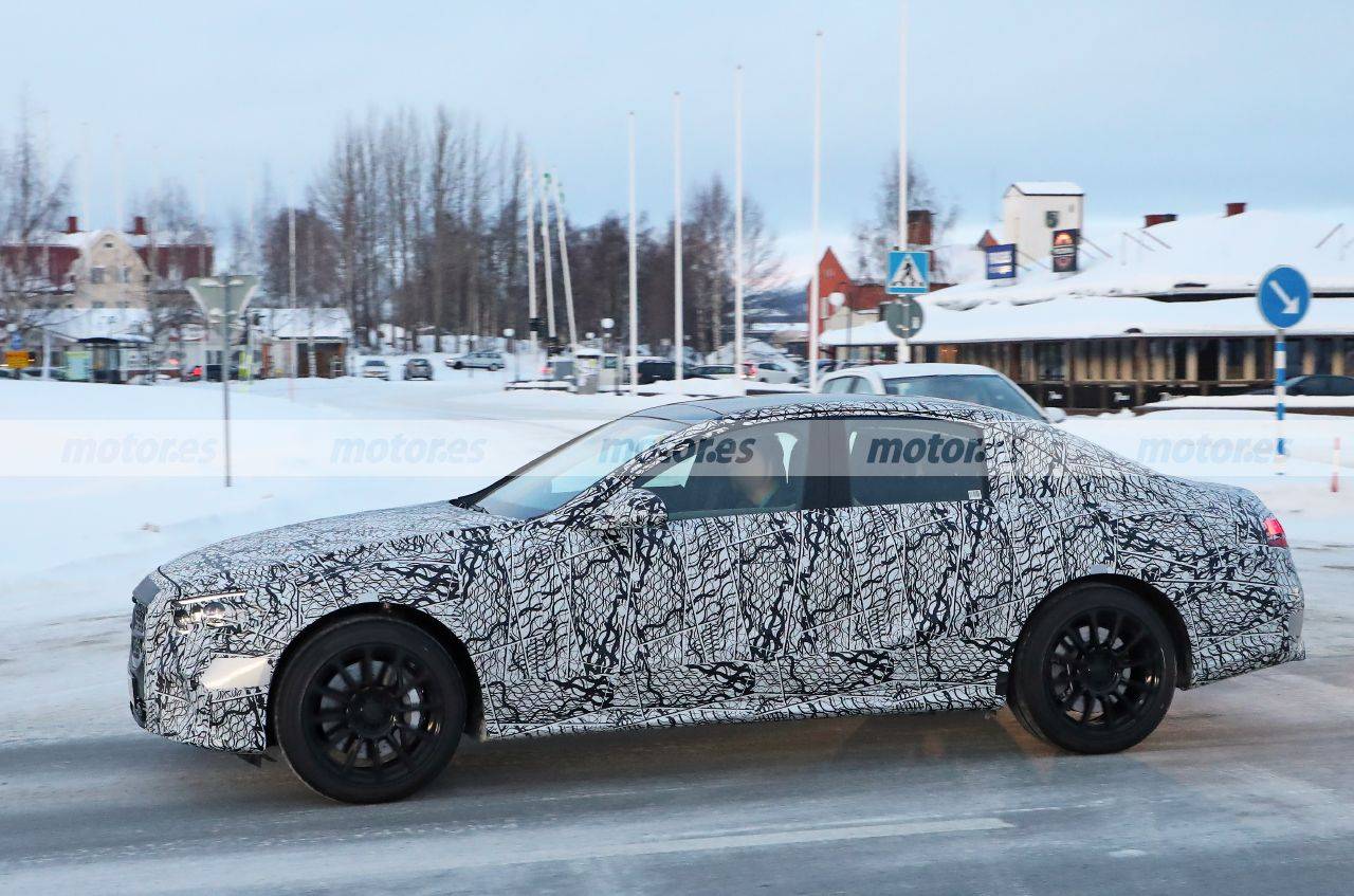 2023年发布 全新奔驰e级插混版谍照曝光 充电口位置变了_造型_设计