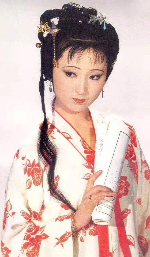 角色|87《红楼梦》杨树云的设计手稿，陈晓旭太像了，仿佛从画中走出来