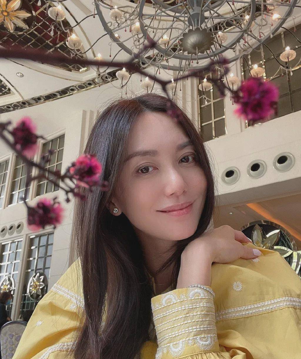美人被网友集体大喊美过高圆圆，退出多年还能在49岁美出圈！
