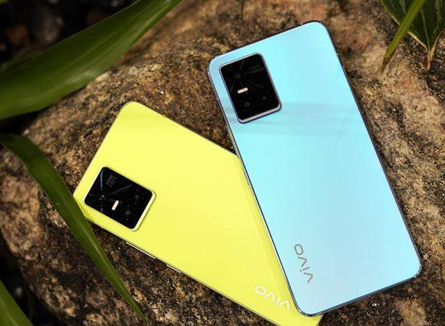 性能方面,vivos10系列搭载的是6nm制程工艺的天玑1100芯片,该芯片的