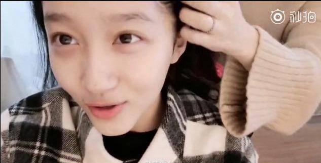 下巴网友偶遇火箭少女，吴宣仪头围比路人小很多，张紫宁却一直在学习