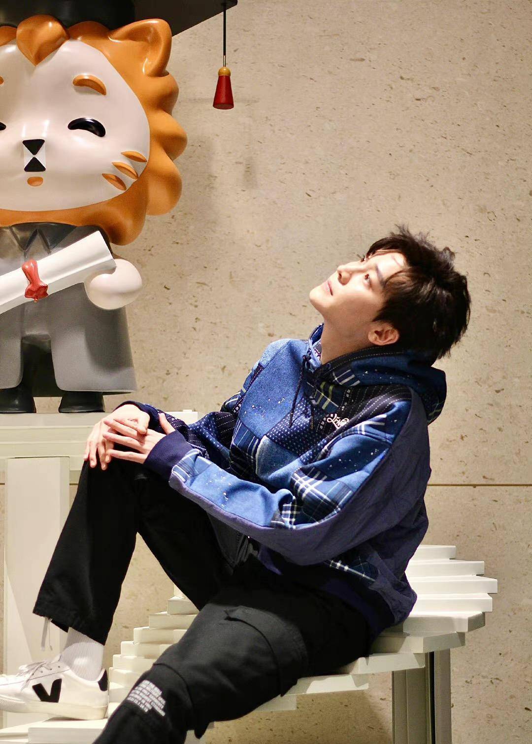 原创刘奕君儿子被曝光是海王后援会黑头像难怪父亲不关心他的恋情