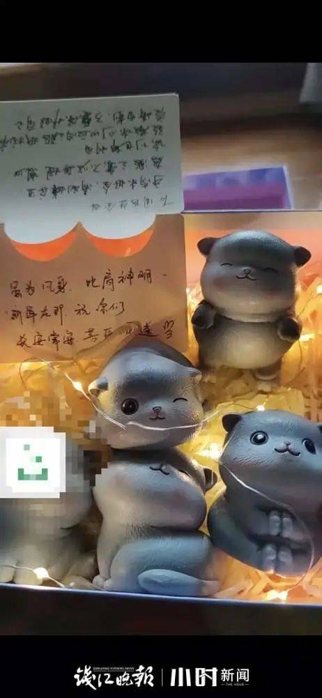 光头|结婚时我们一起戴假发！小伙为姑娘剃成光头，他们的故事看哭了