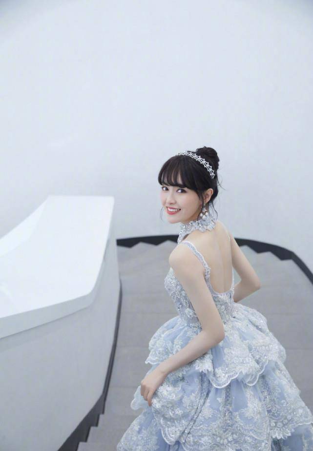 发型没有了“铁刘海”，这五位女明星还是你心目中的女神吗？