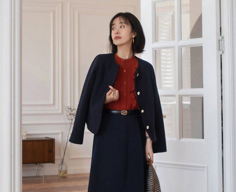 短大衣 这才是40岁女人的开春穿搭模板，不显老也不扮嫩，普通人也可照搬