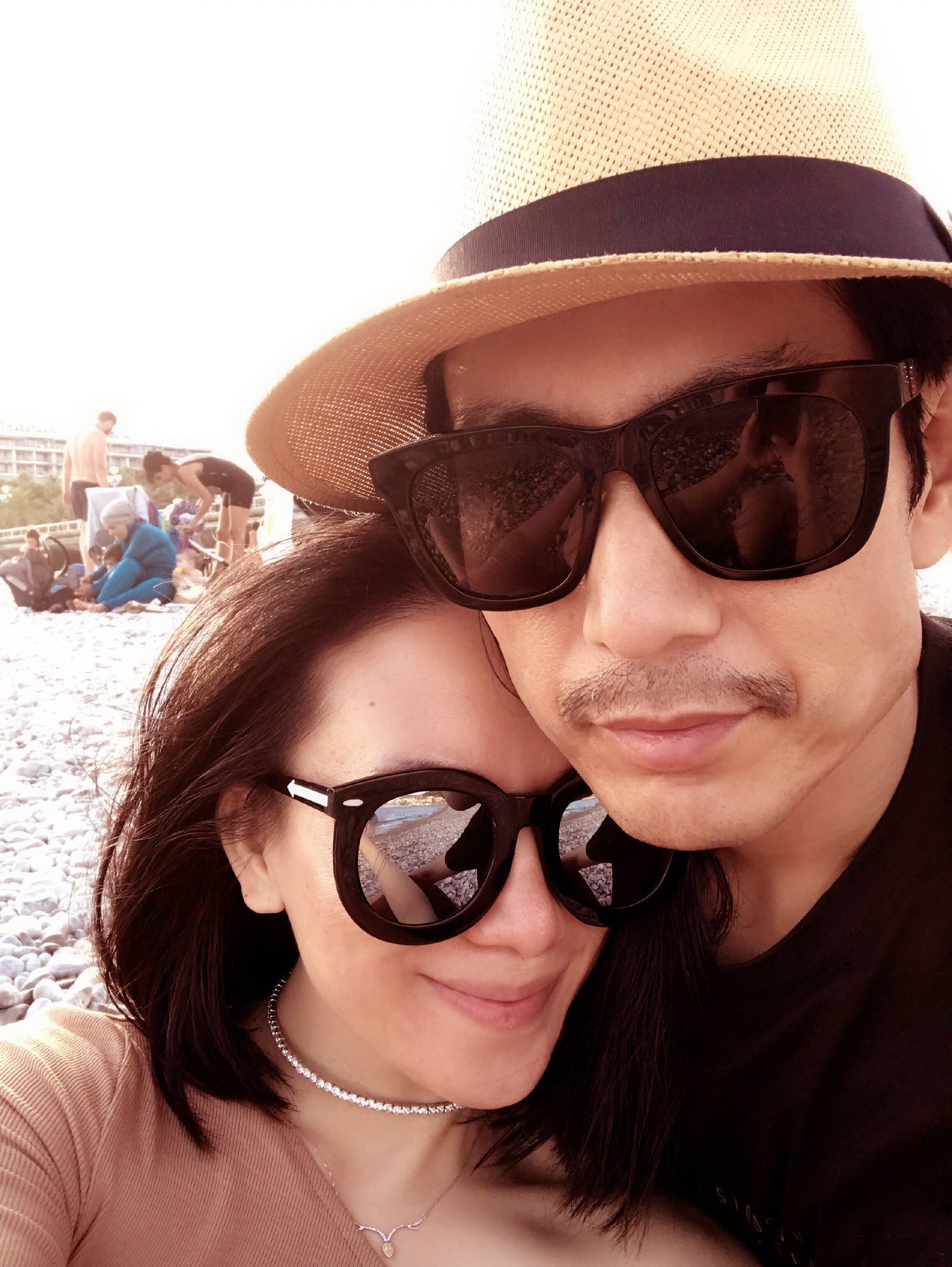 成泰燊与妻子成泰燊拍了多年戏,因演的多是投资小的文艺片,他身边没有