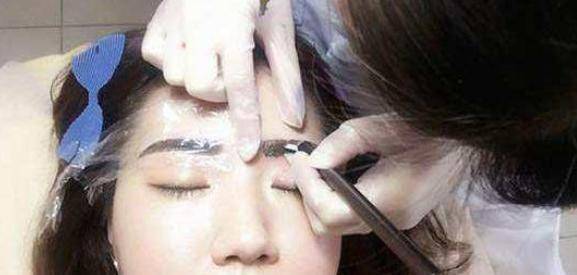 画眉为何纹眉的普通女生居多，而女明星却很少纹眉，看完你就会明白！