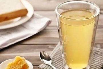 人体女人长斑,显老十岁,甩掉5个行为,常吃6物,皮肤好得不得了