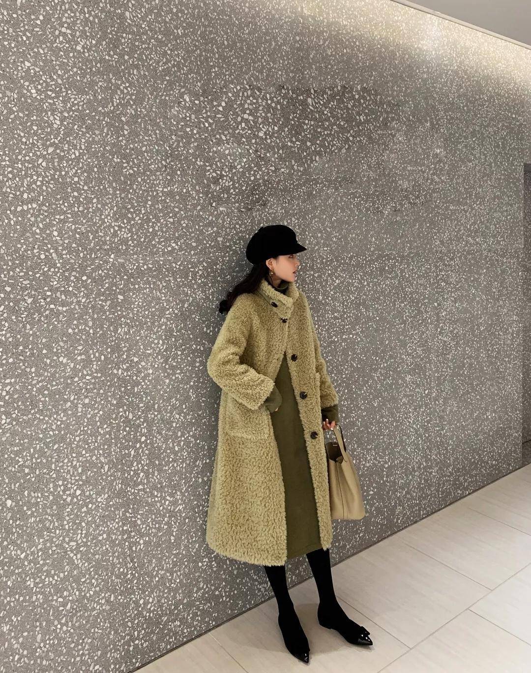 冬日 色彩美学!拒绝沉闷,冬日时髦穿搭有术