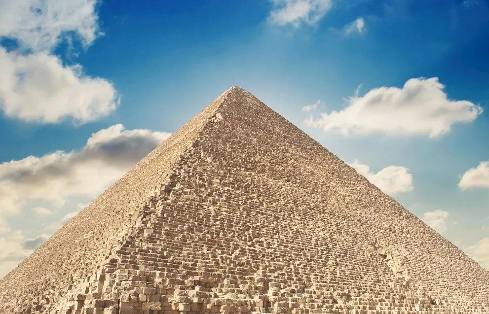 埃及金字塔到底是如何建造的？它的作用到底是什么？