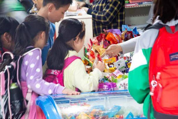 发消息|教育部发消息,中小学将不再提供这项服务,学生们的快乐不见了