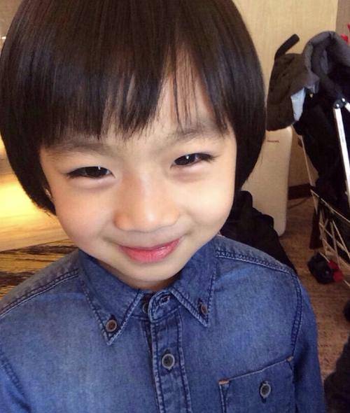 原创都在关注马雅舒7岁的混血儿子却忽略了米雅9岁的她同样漂亮