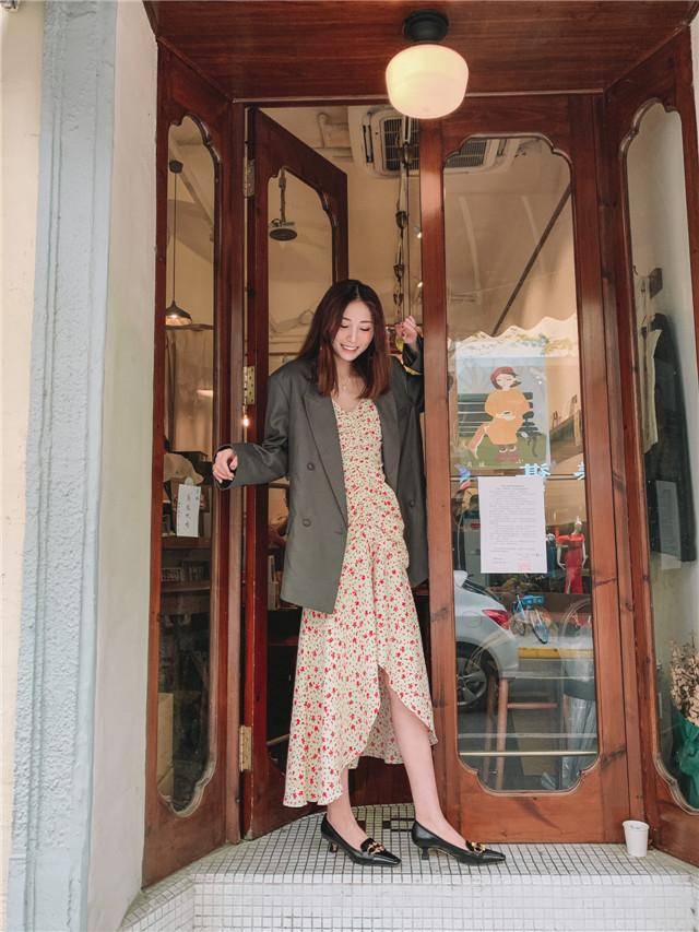 颜色 不管是奶奶衫、还是碎花裙，要想去掉“土气”，靠这3技轻松破解