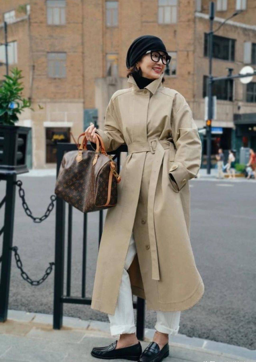 颜色 女人过了40岁后,穿衣是“气质美”还是“阿姨味”,主要看这4点