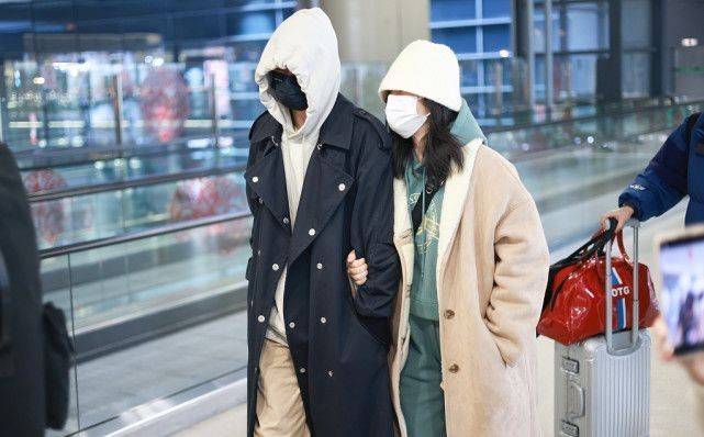 后首 谢娜张杰风波后首现身!久?违?露面变低调,穿大衣走机场不再露脸